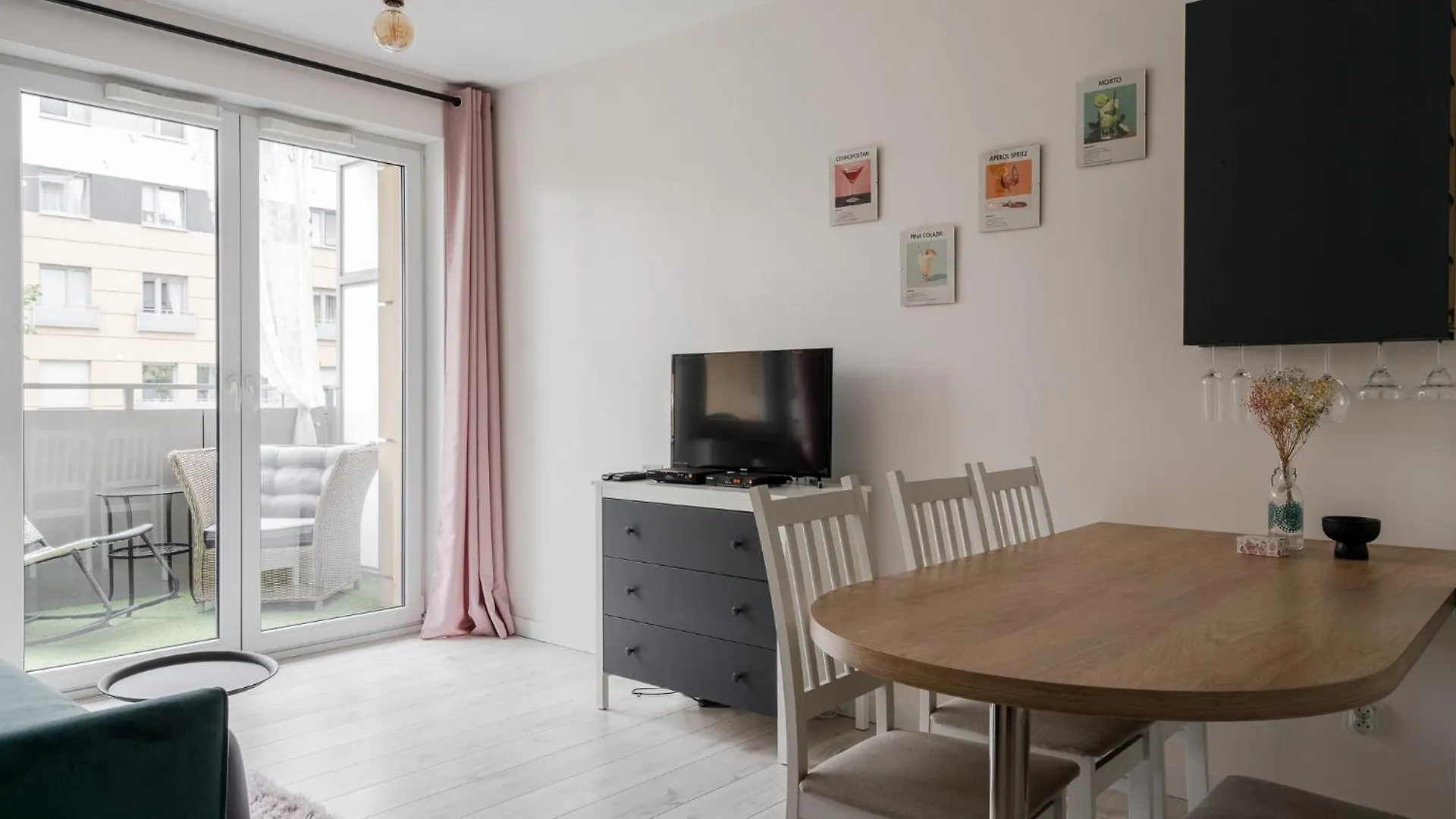 Rentplanet - Apartament Teczowa Wroclaw 0*,  Poland
